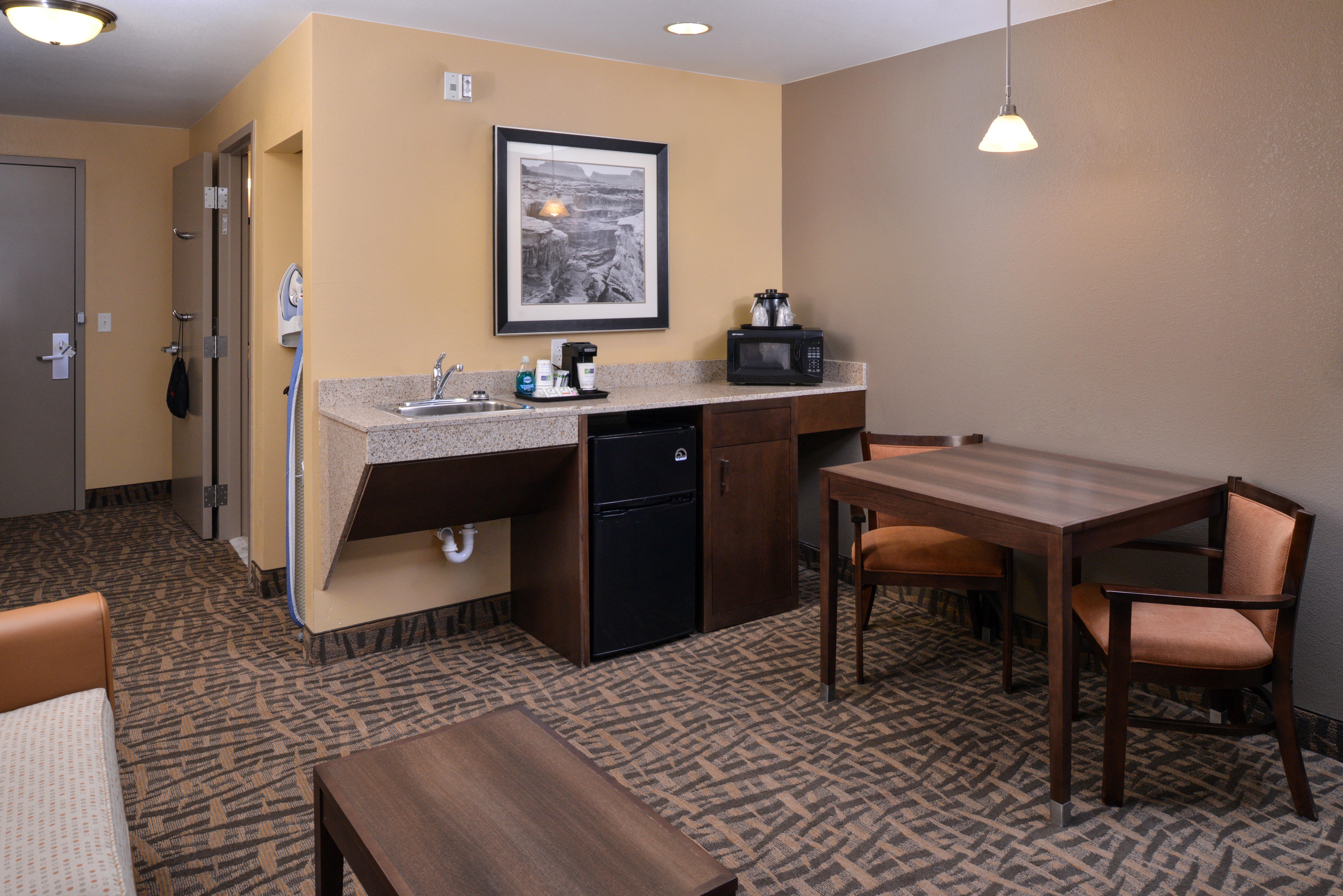 Holiday Inn Express & Suites Page - Lake Powell Area By Ihg Exterior photo