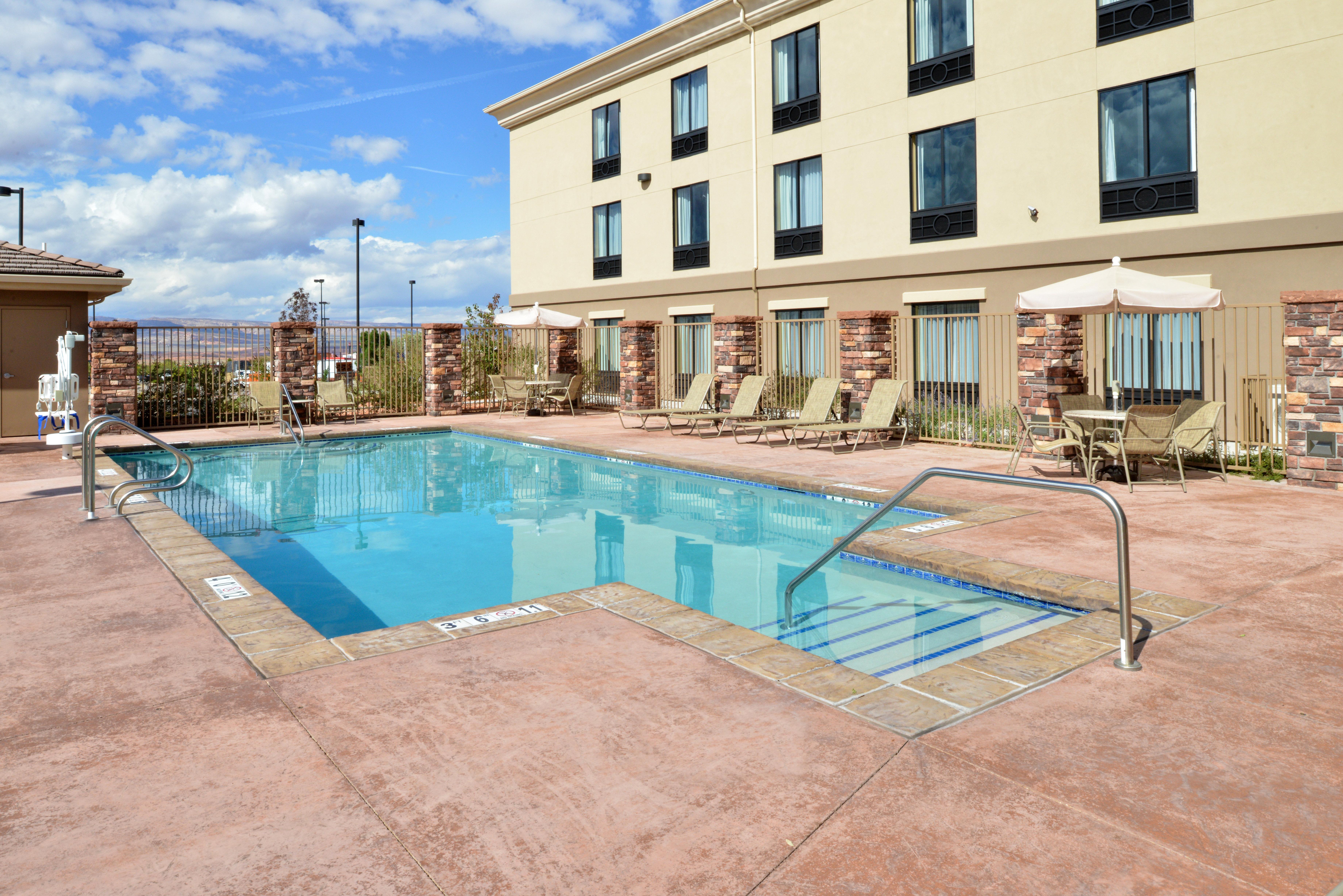 Holiday Inn Express & Suites Page - Lake Powell Area By Ihg Exterior photo